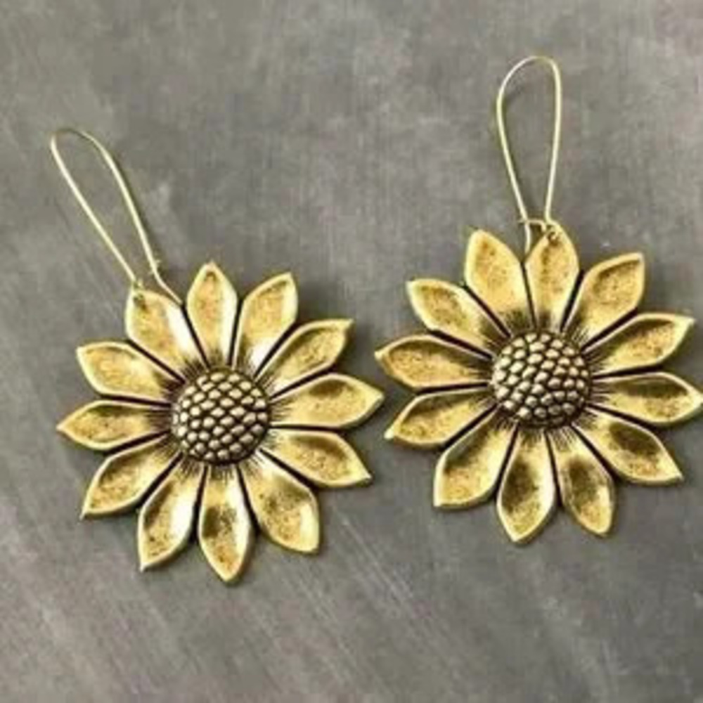New Retro Daisy Flower Earrings